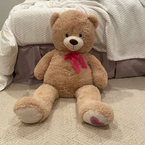 Jumbo teddy bear